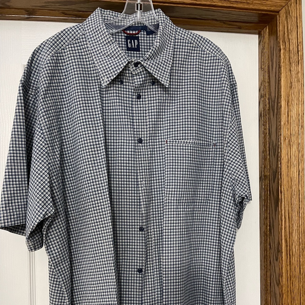 Gap navy checkered short sleeve shirt. xxl